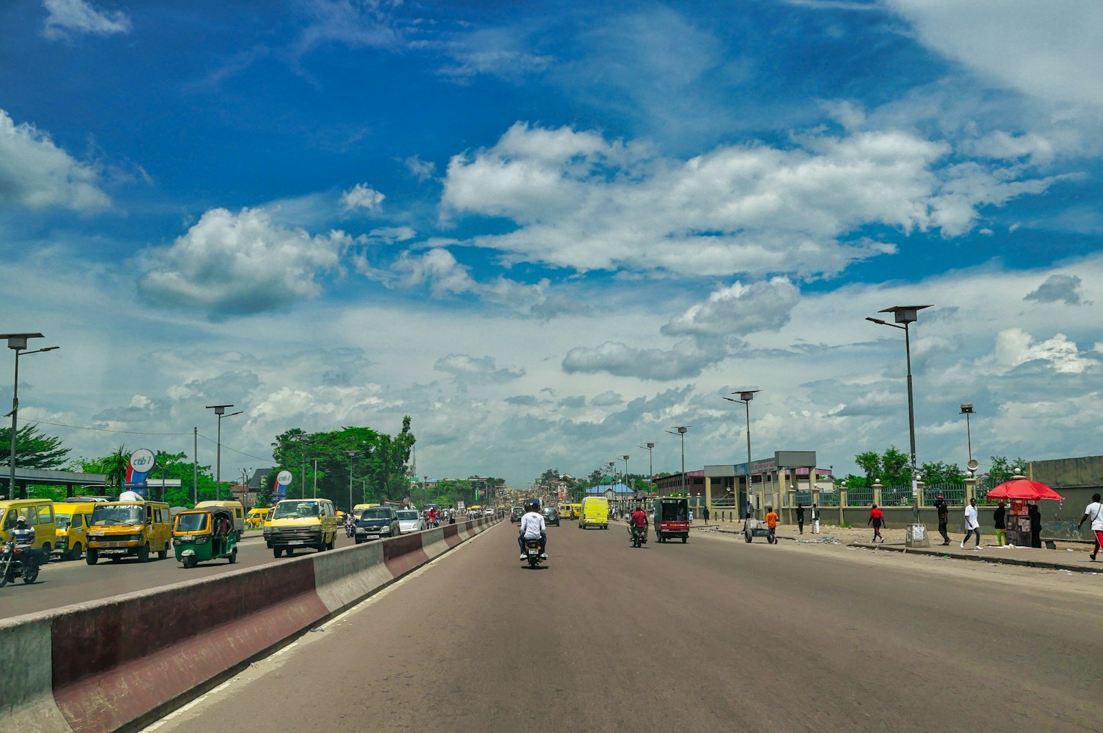 Boulevard à Kinshasa